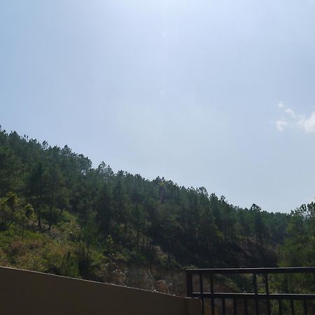 Xtsy Travellers Hostel Shillong Exteriör bild