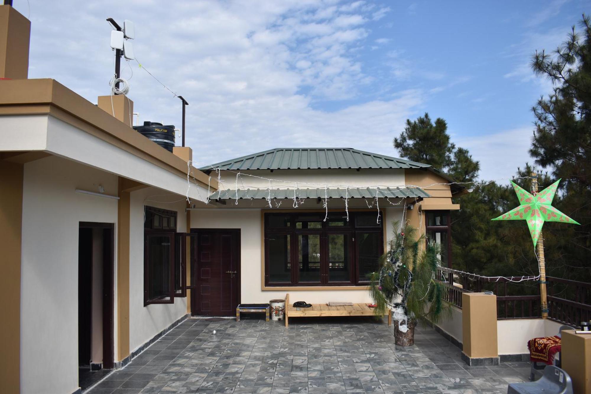 Xtsy Travellers Hostel Shillong Exteriör bild