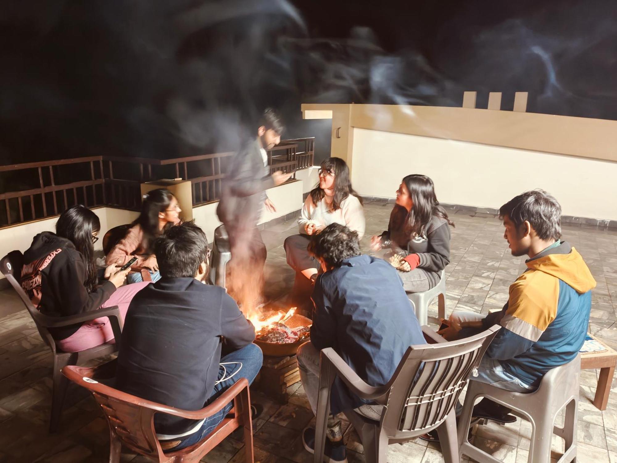 Xtsy Travellers Hostel Shillong Exteriör bild