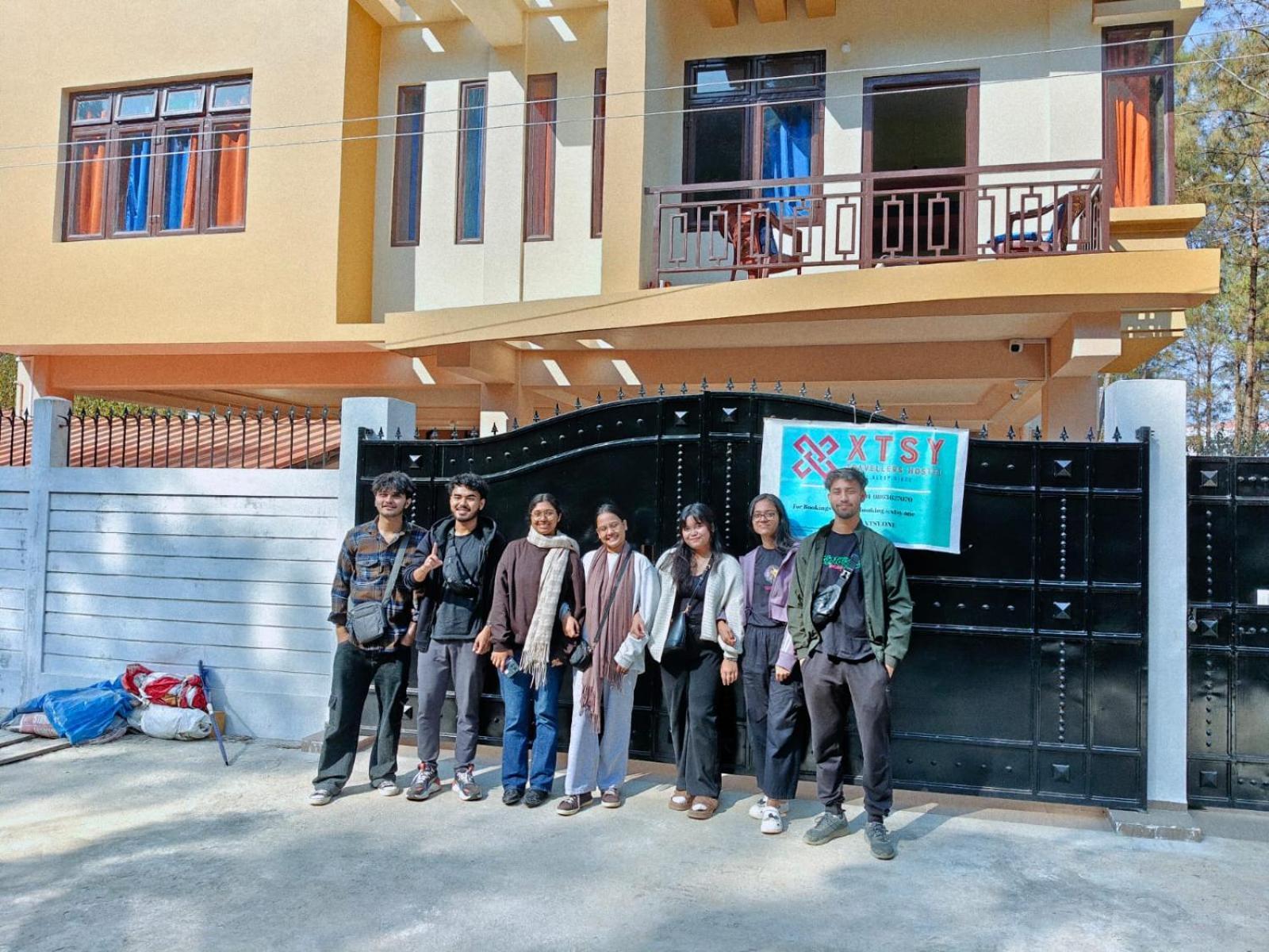 Xtsy Travellers Hostel Shillong Exteriör bild