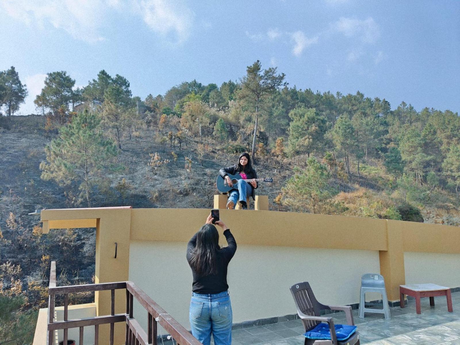 Xtsy Travellers Hostel Shillong Exteriör bild