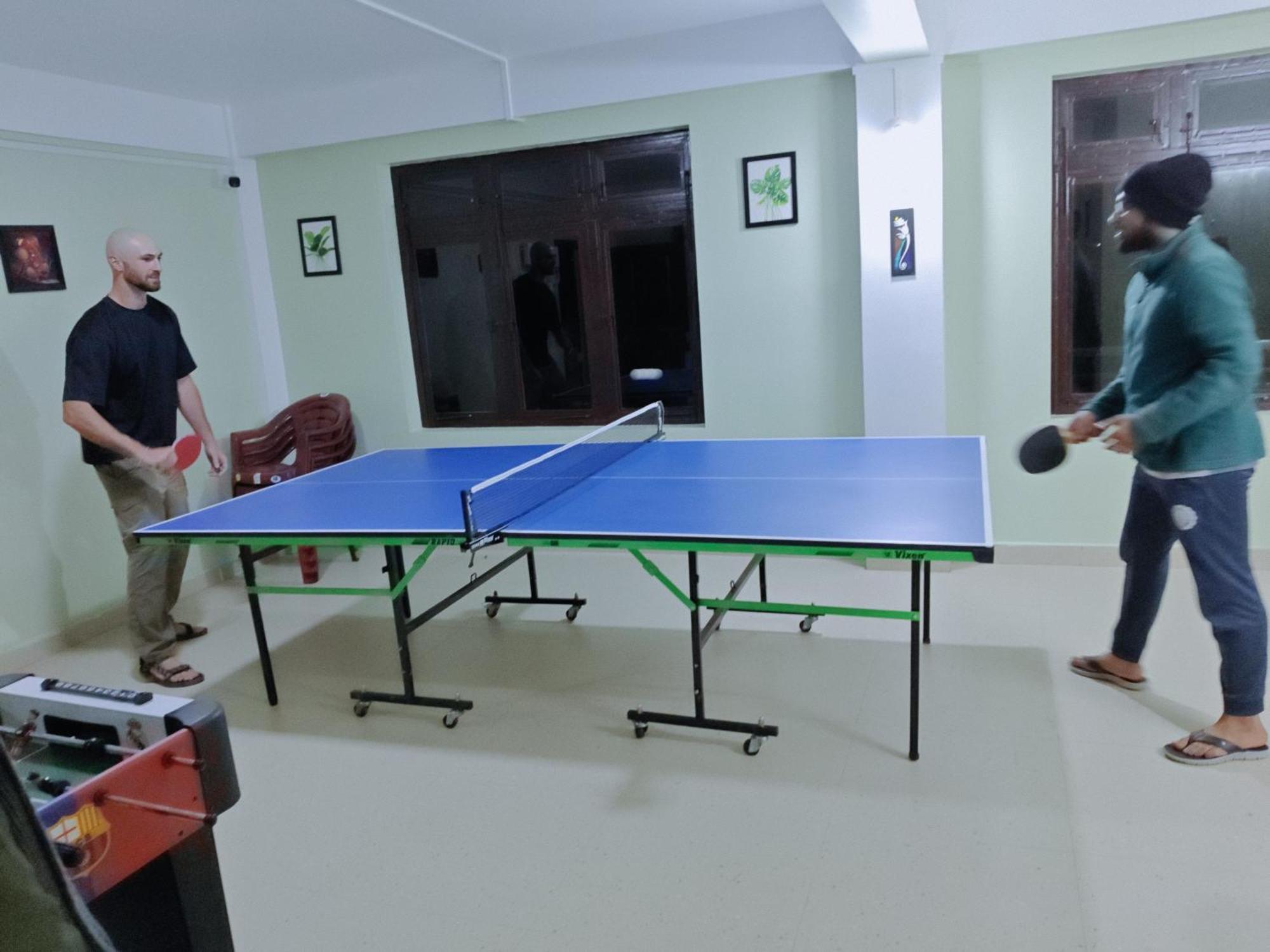 Xtsy Travellers Hostel Shillong Exteriör bild