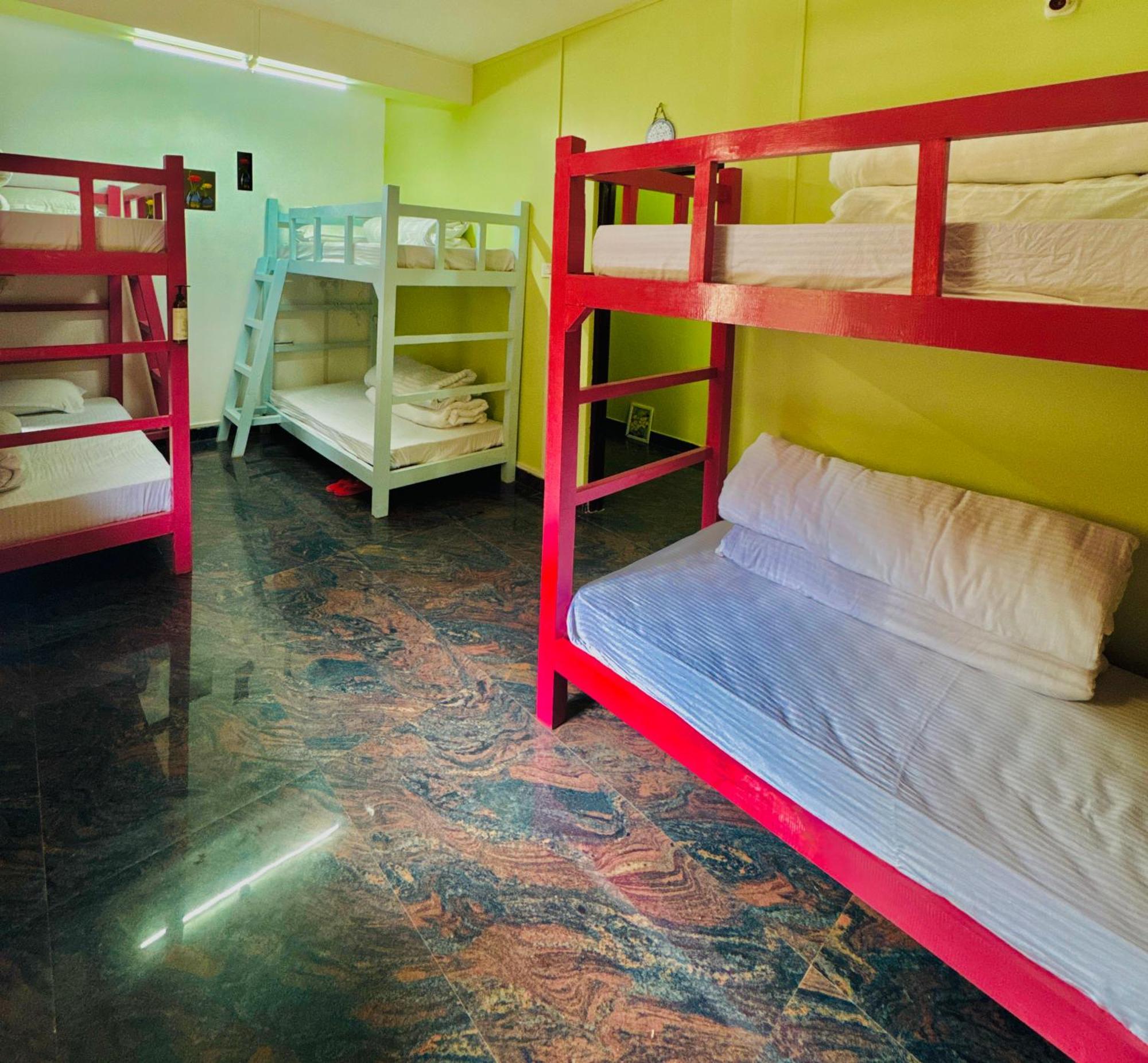 Xtsy Travellers Hostel Shillong Exteriör bild
