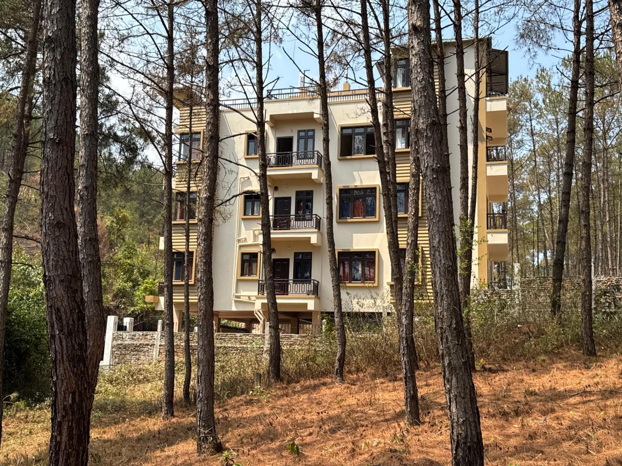 Xtsy Travellers Hostel Shillong Exteriör bild