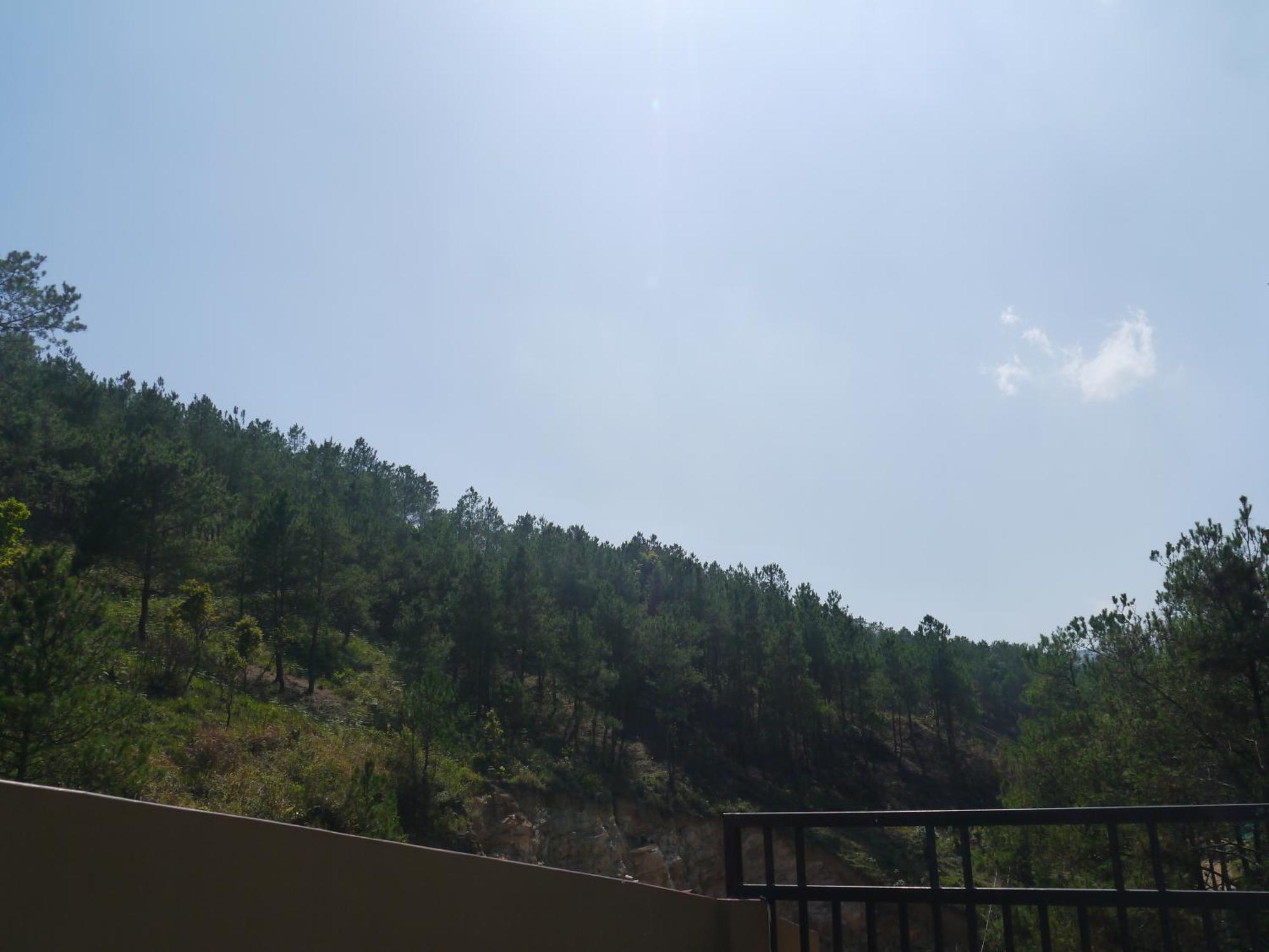 Xtsy Travellers Hostel Shillong Exteriör bild